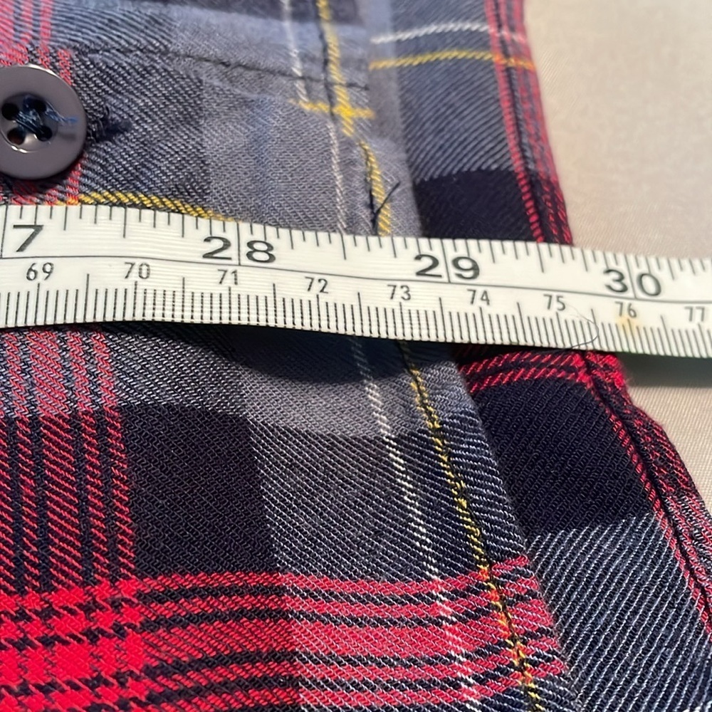 Iman sweater size 2X beige color long sleeve scoop neck plaid shirtlike hem - Picture 11 of 11